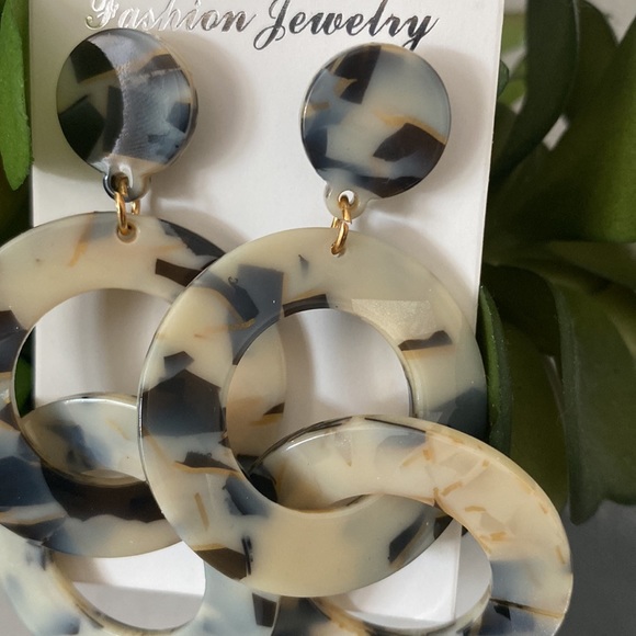 SOLD Acrylic Dangle Drop Earrings - Picture 3 of 5